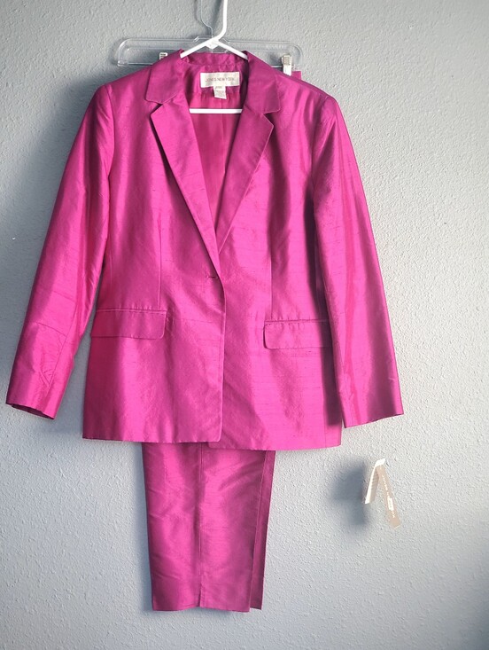 Jones New York Jackets & Blazers - Jones New York Hot Pink Women's Single-Button Silk Blazer With Matching Pant.
